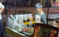 11岁小学生暑期摆摊卖奶茶月入4000元！母亲回应