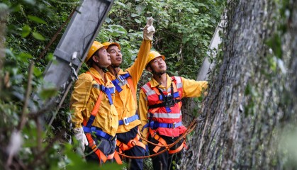 暑运“守隧人”
