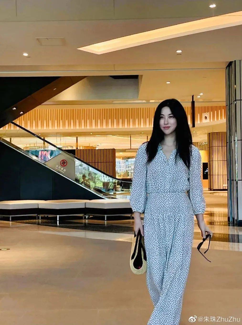 穿裙子的朱珠刘亦菲，《玫瑰的故事》最强售后