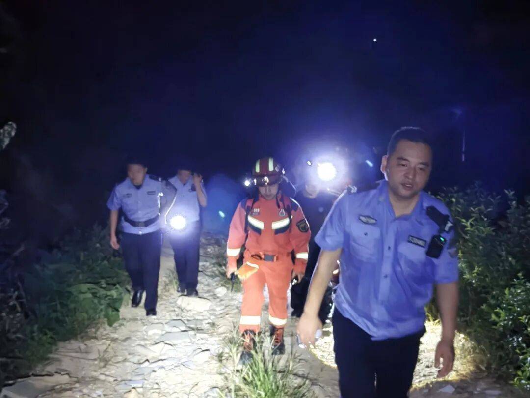 长沙一深山中，无人机捕捉到关键信号！